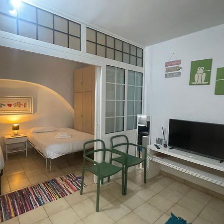 Stazione Centrale & Universita Lovely Apartment Барі Екстер'єр фото