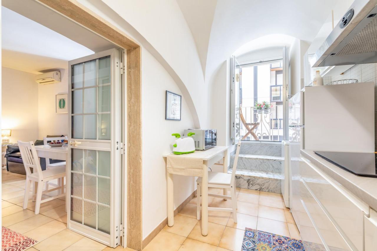 Stazione Centrale & Universita Lovely Apartment Барі Екстер'єр фото