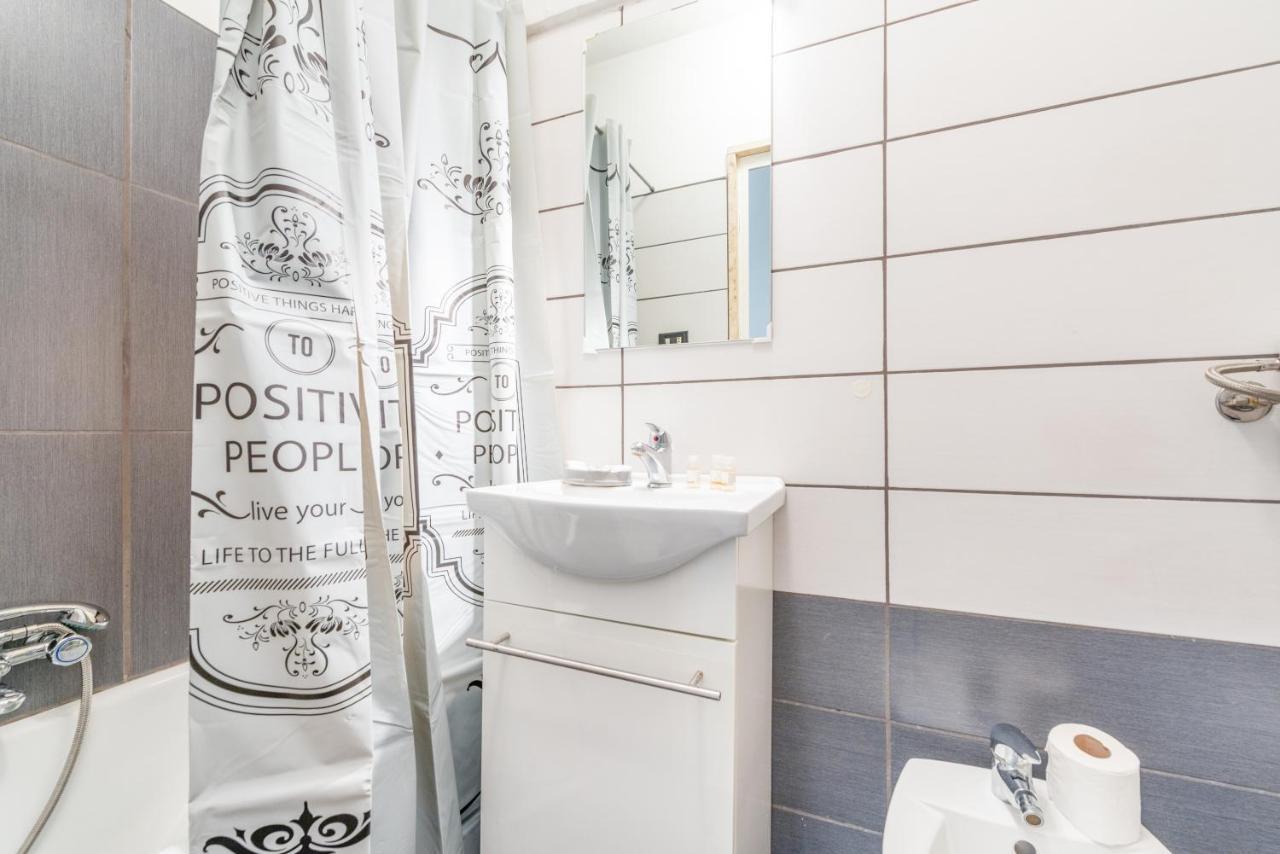 Stazione Centrale & Universita Lovely Apartment Барі Екстер'єр фото