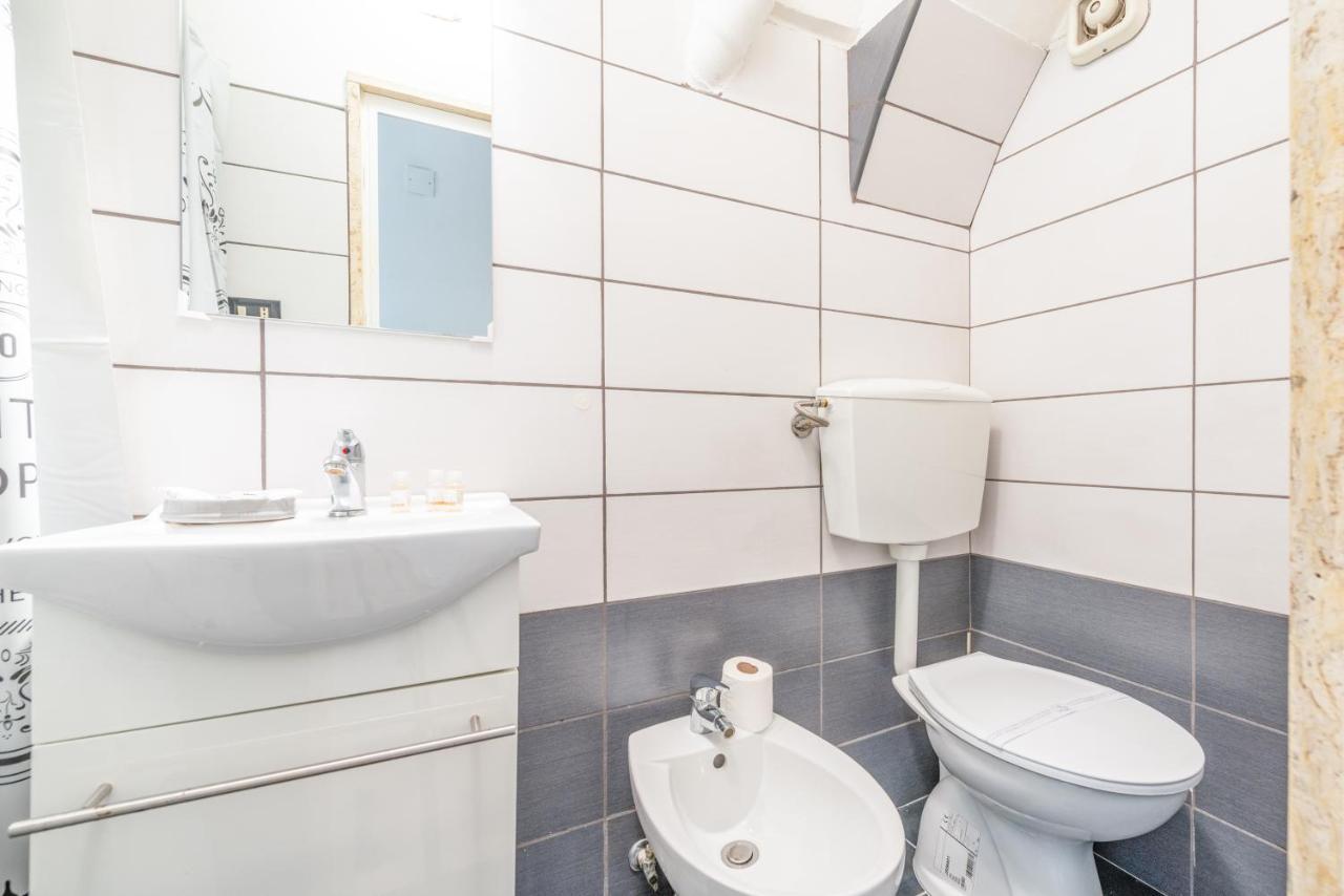 Stazione Centrale & Universita Lovely Apartment Барі Екстер'єр фото